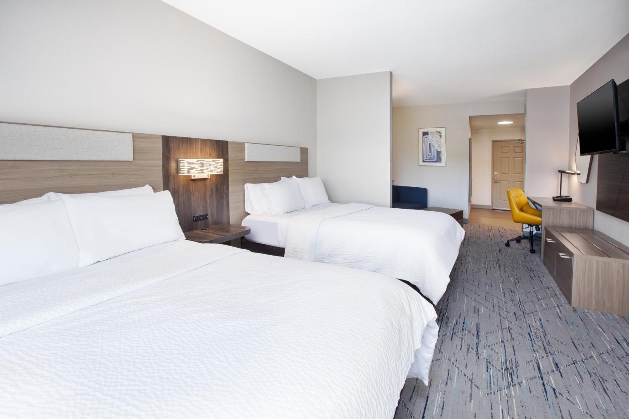 Holiday Inn Express & Suites Milwaukee Nw - Park Place By Ihg Exterior foto